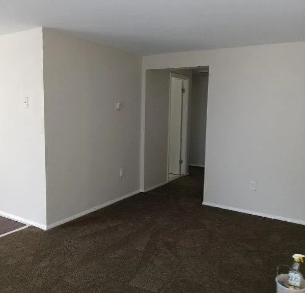 Regent Apartments — Photo 6