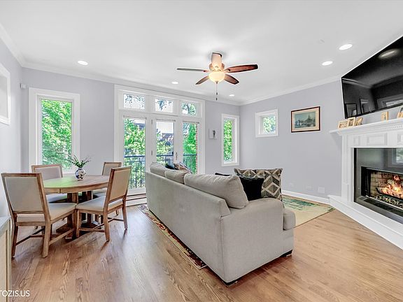 4th image of 1717 W Nelson St #2