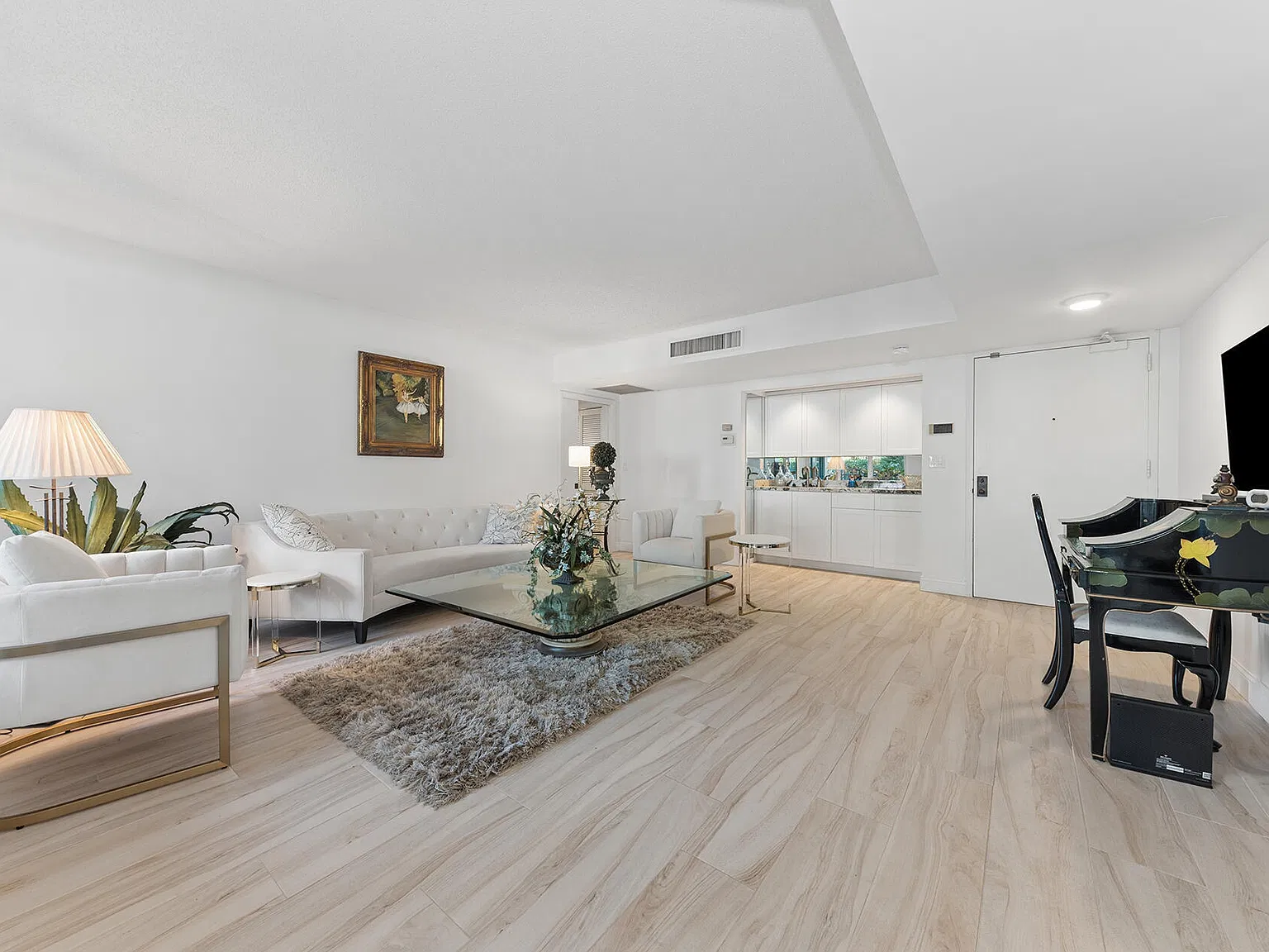 2 bed, 2.0 bath, 1630 sqft, $11,000 — Photo 4
