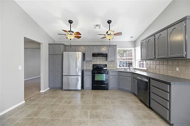 3827 W Galveston Pl — Photo 3