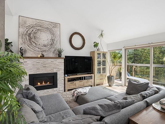 4th image of 5781 Cranley Dr