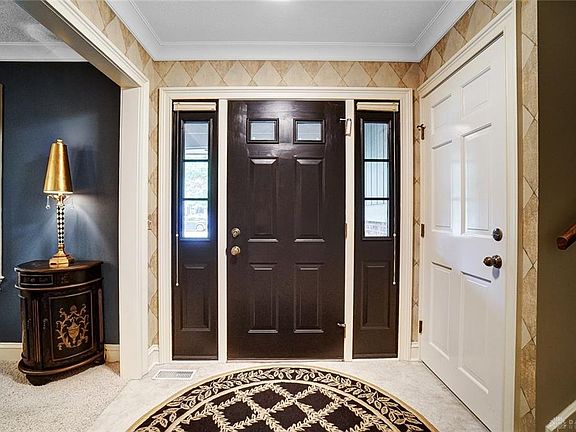 5th image of 9458 Meadow Woods Ln