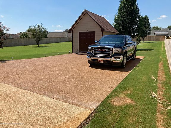 4th image of 7509 Wisteria Dr