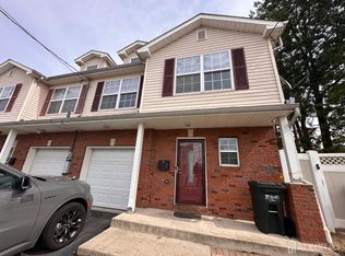 10 Edwin St, Carteret, NJ 07008