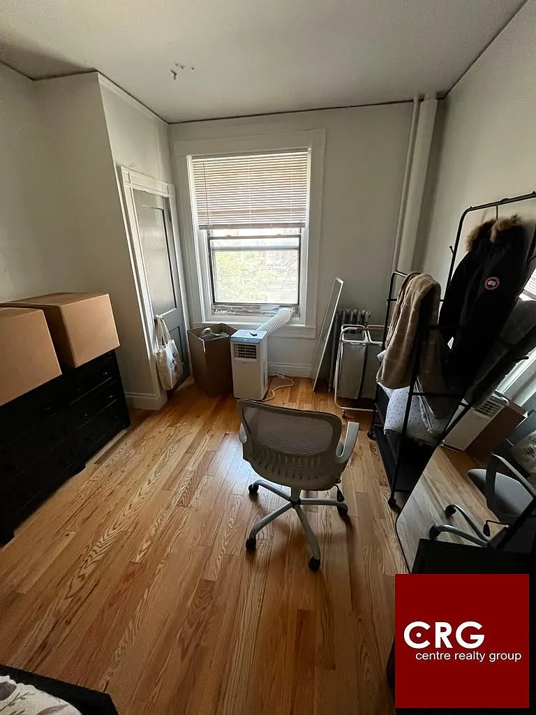 2 bed, 1.0 bath, $4,285 — Photo 4