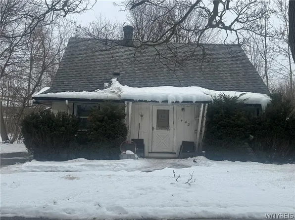 1443 Wyoming Ave, Niagara Falls, NY 14305