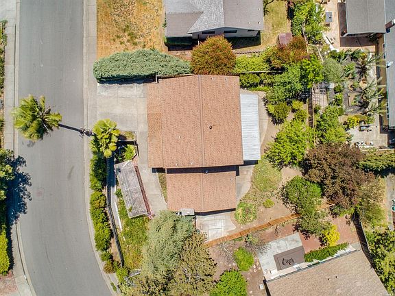 3rd image of 1951 Marion Ave