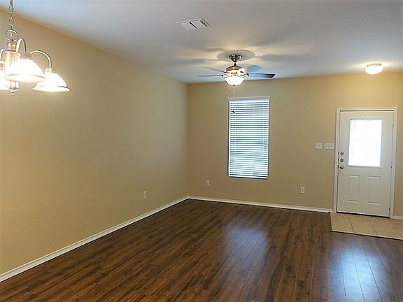 2nd image of 8118 Ashwood Pointe