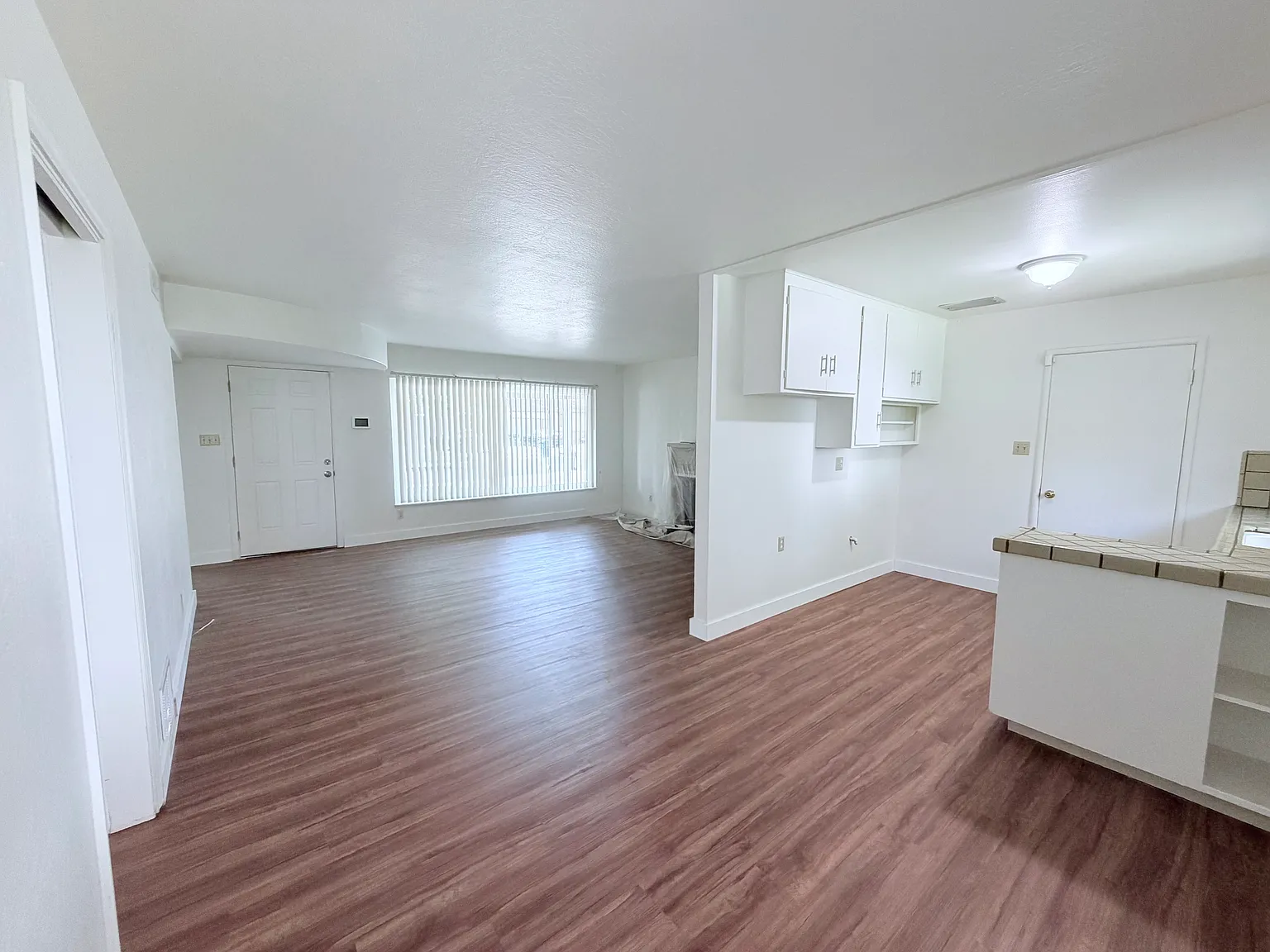 3 bed, 1250 sqft, $2,650 — Photo 4
