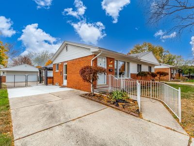 31547 Saint Martins St, Livonia, MI, 48152