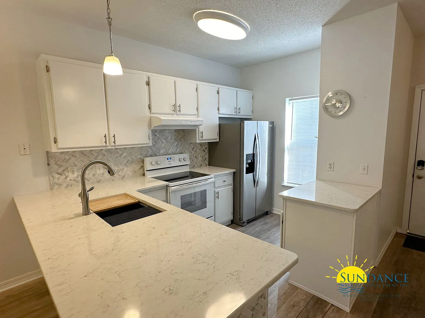 Great 3 BedroomsTownhouse with community pool! — Photo 3