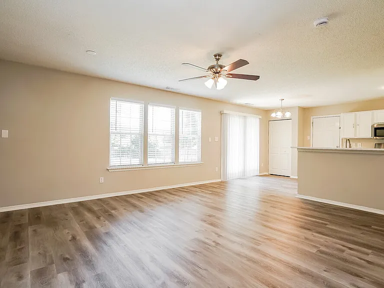 6333 Saybrooke Dr — Photo 6