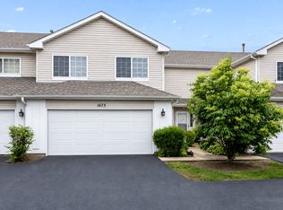 1673 Waterford Rd, North Aurora, IL 60542