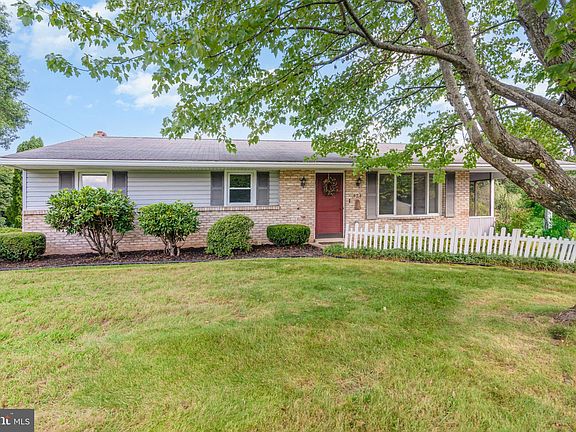 4th image of 424 Vesta Dr