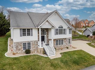 44 Mescal Ln W, Morgantown, WV 26501