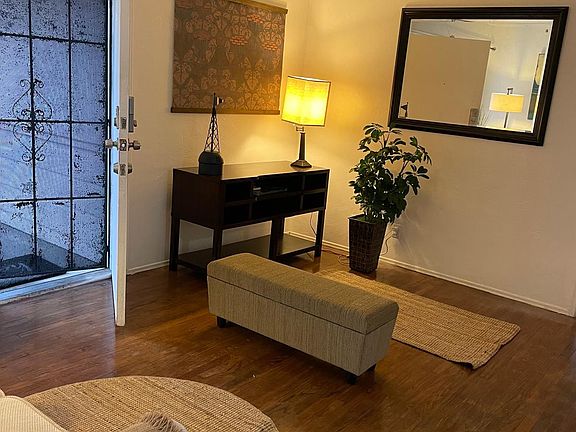 4th image of 4068 Oakcrest Dr APT 3