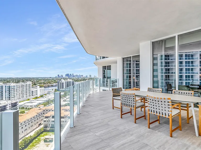 525 N Fort Lauderdale Beach Blvd #1607 — Photo 30