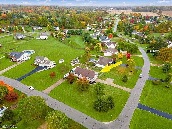 2nd image of 146 Kelly Marie Dr