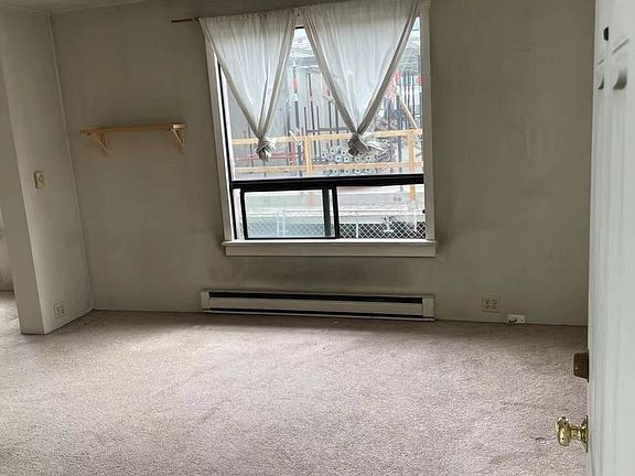 2nd image of 4054 7th Ave NE #1