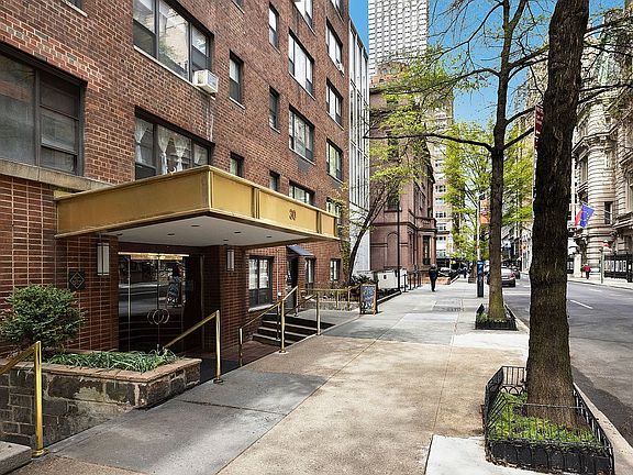 5th image of 30 E 37th St APT 9A