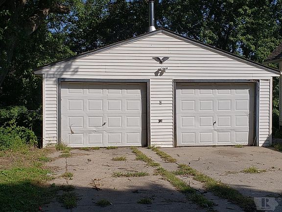 2nd image of 1302 Willow St