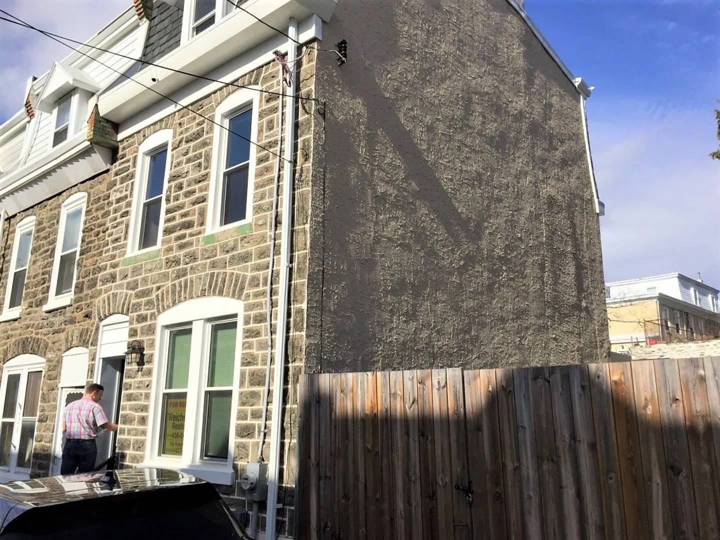 Newly Renovated 3-Bed/2.5-Bath Townhouse in Manayunk! Three Parking Spots Included! — Photo 1