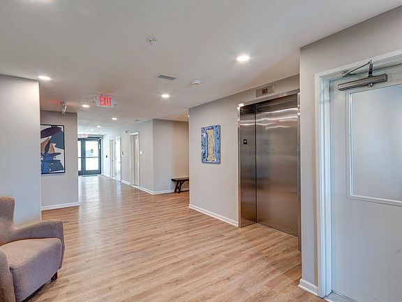 4th image of 451 N Vine St #5291069