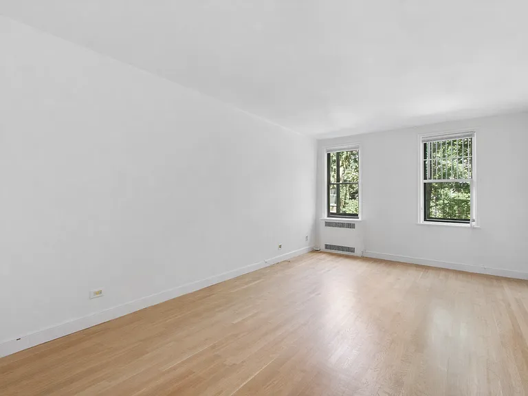 350 E 54th St #2H — Photo 3