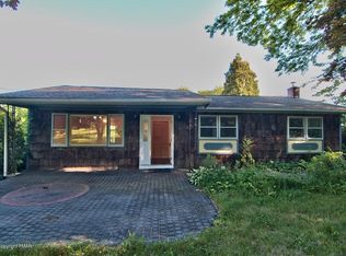 413 Stony Brook Dr, Stroudsburg, PA 18360