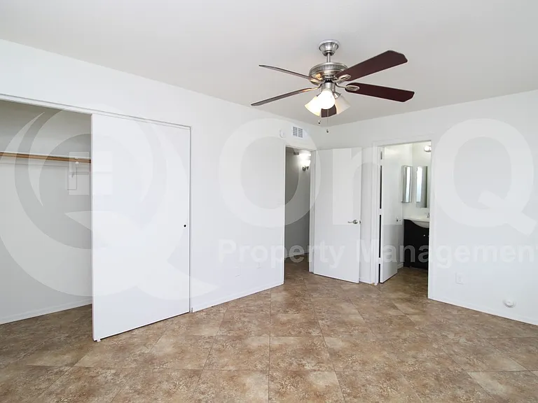 1224 E Huntington Dr — Photo 9
