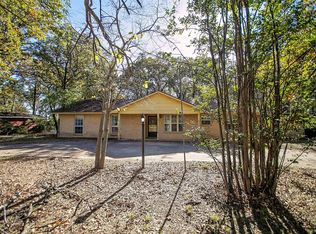 213 Perkins Rd, Aubrey, TX 76227