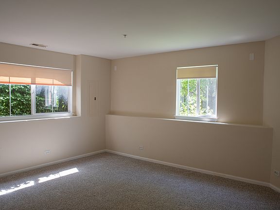 3rd image of 120 Rosehall Dr