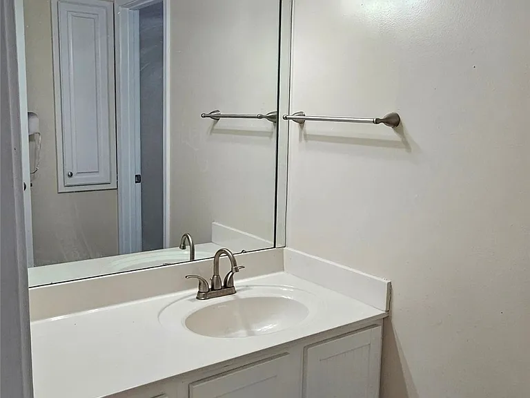 210 Sweetbriar Ln — Photo 20