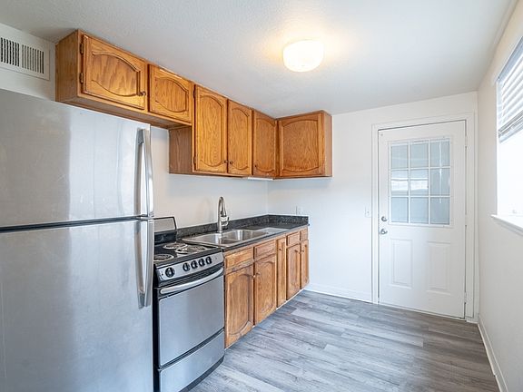 4th image of 1156 S Quivas St