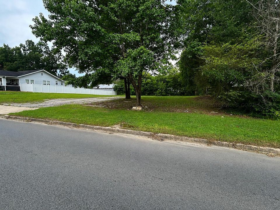 2nd image of 1104 9th Ave