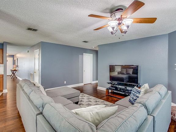 2nd image of 1009 Ann Dr