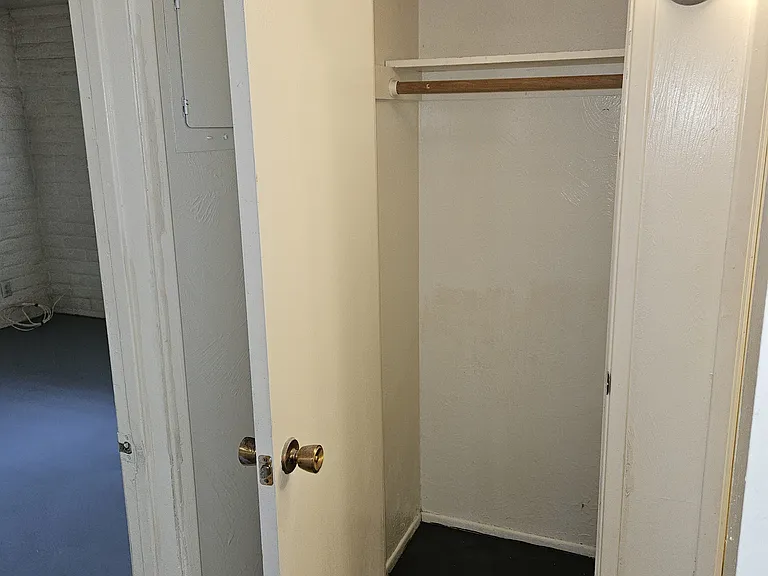 221 N Vine Ave #4 — Photo 8