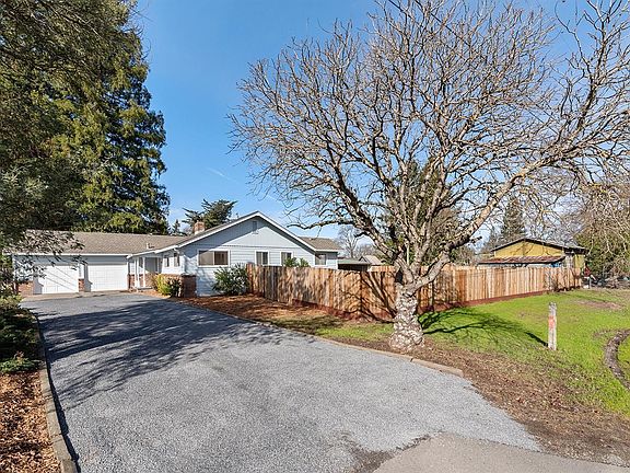 3rd image of 3595 Greenleaf Drive