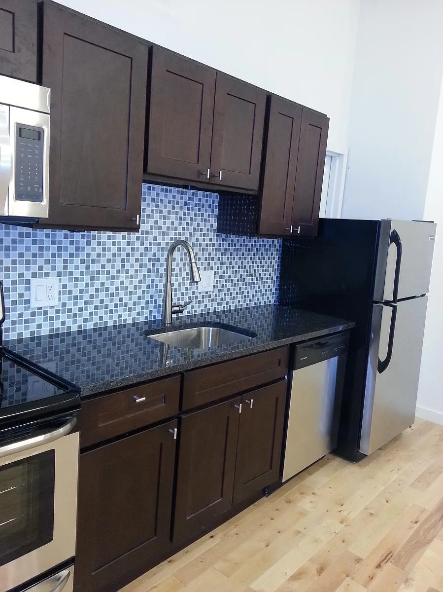 Building Photo - 2123 Walnut St #3R