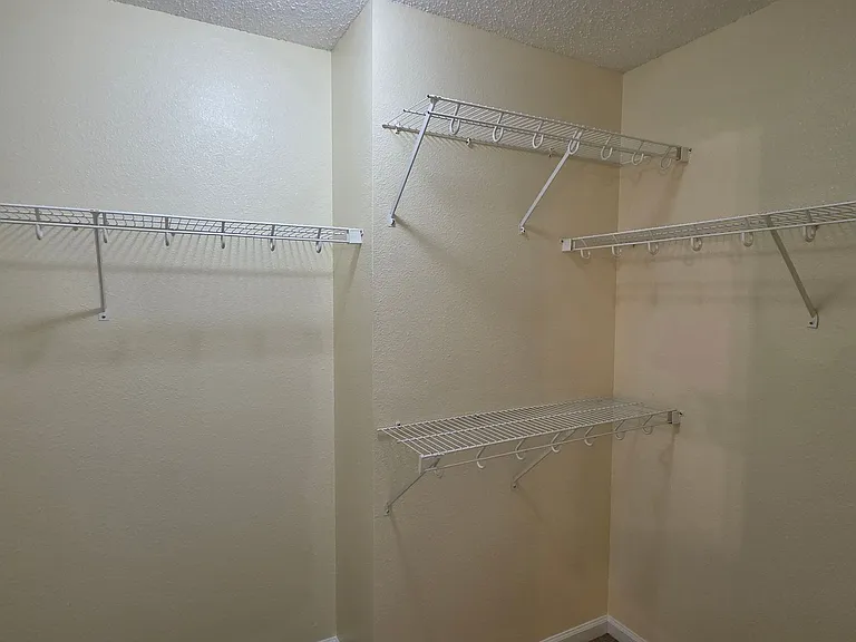 1118 Towne Park Dr — Photo 20