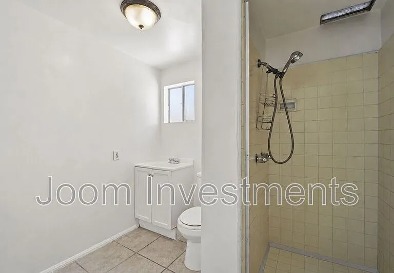 4914 1/2 N Maine Ave — Photo 11