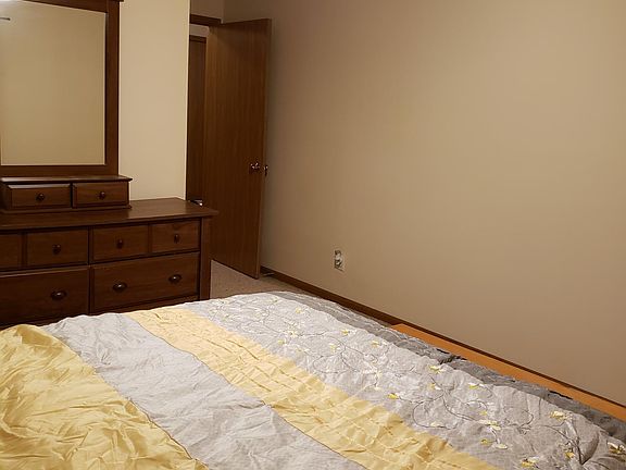 4th image of 2624 Kent Ave Unit 202