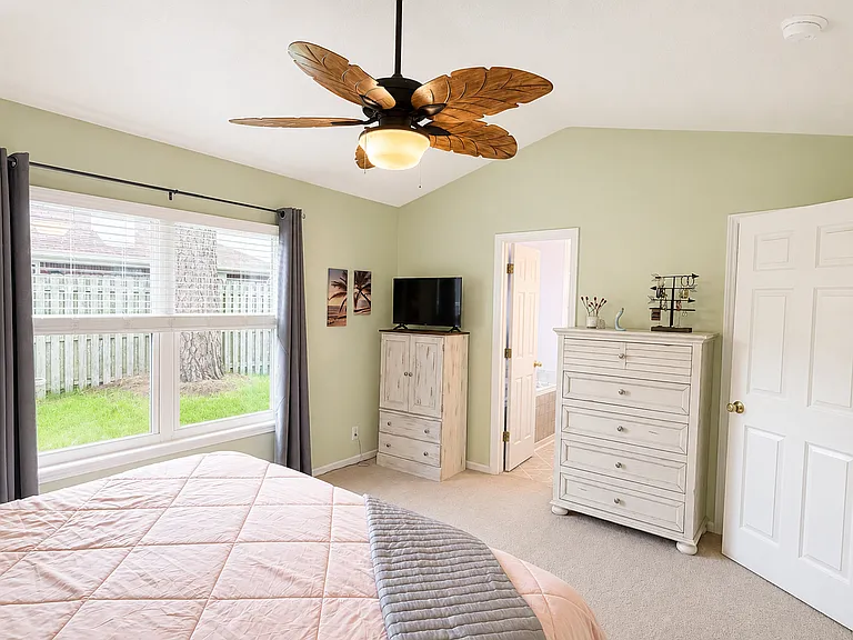 102 Summer Dr — Photo 26