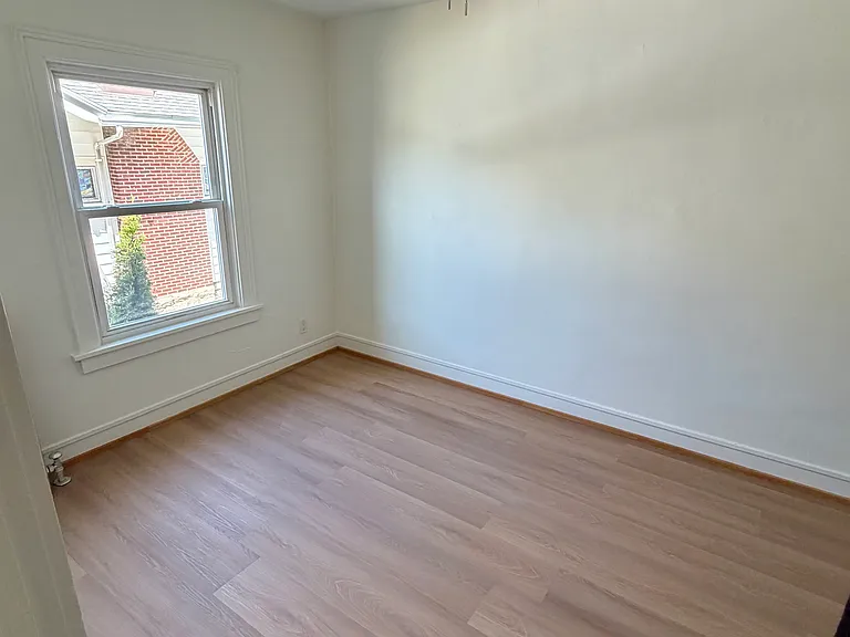 142 Saranac Ave #5 — Photo 6
