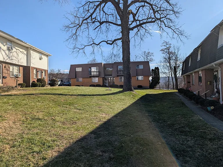93 - 119 Johnston Avenue — Photo 12