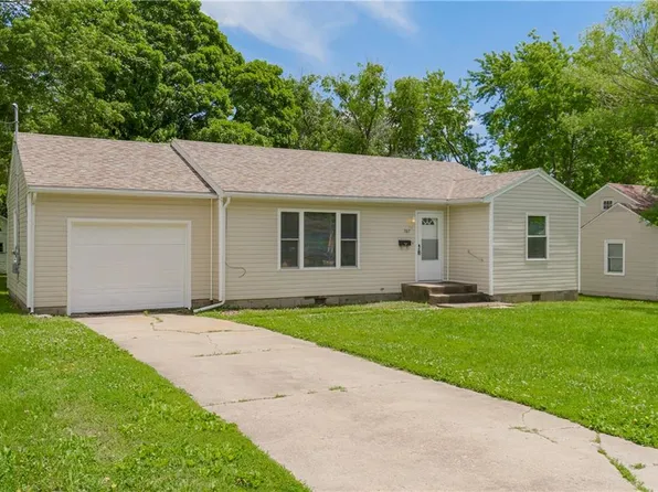 707 N Delaware St, Butler, MO 64730