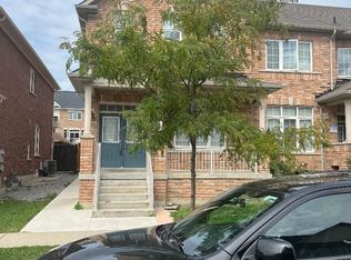 16 Saint Dennis Rd, Brampton, ON L6R 3W5