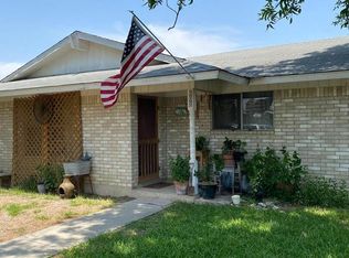 608 E Daniel St, Uvalde, TX 78801