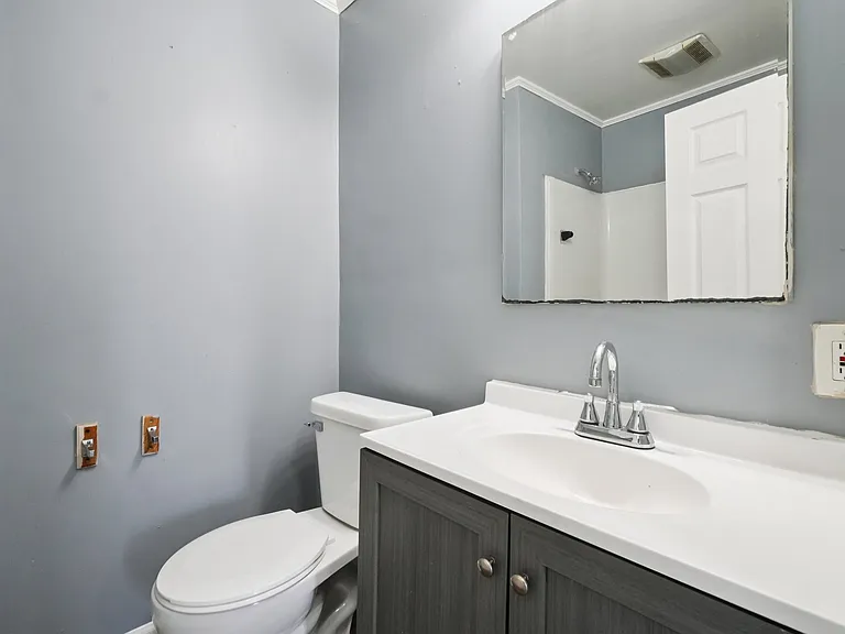 1821 Talbot St — Photo 3