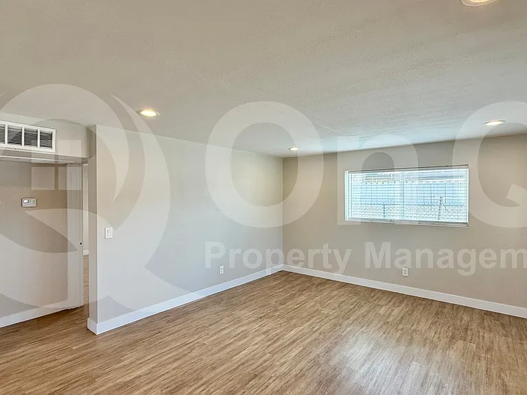 231 S 1st St #1 — Photo 7